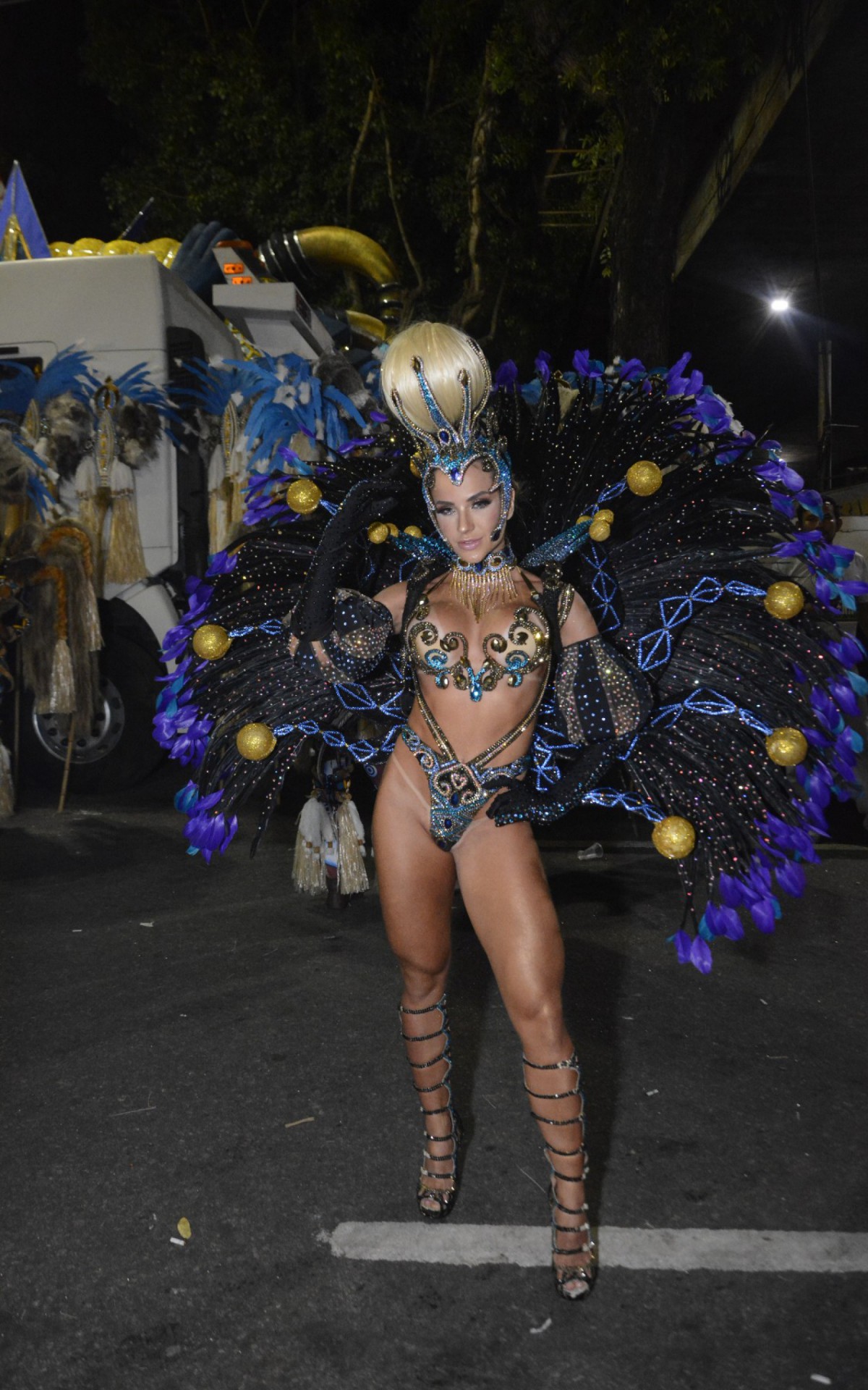 Ex-BBB Gabi Martins j&aacute; est&aacute; na concentra&ccedil;&atilde;o da Unidos de Vila Isabel