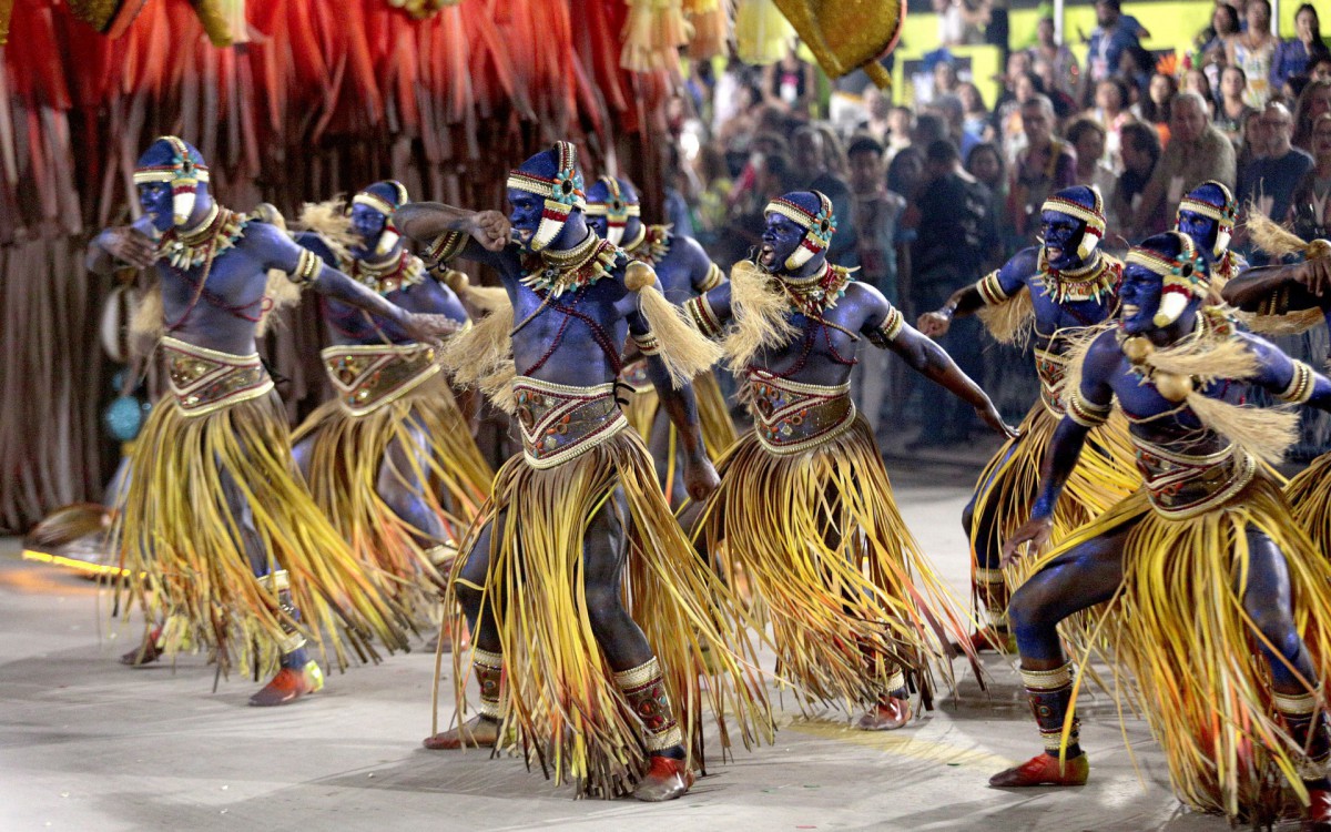 Vila Isabel encerrou os desfiles do Grupo Especial