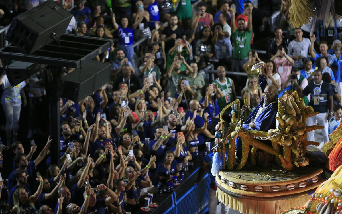 Vila Isabel fechou a participa&ccedil;&atilde;o das escolas de samba do Especial