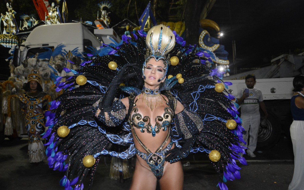 Ex-BBB Gabi Martins j&aacute; est&aacute; na concentra&ccedil;&atilde;o da Unidos de Vila Isabel