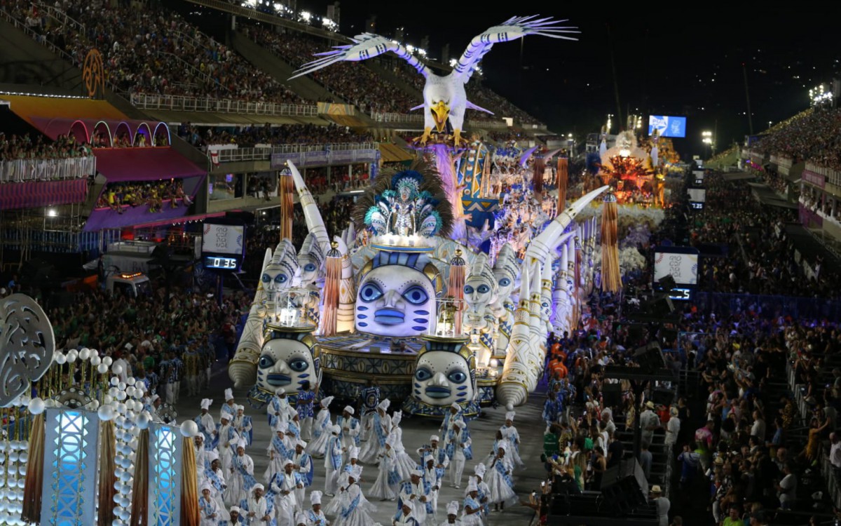Portela foi a segunda escola a desfilar neste s&aacute;bado