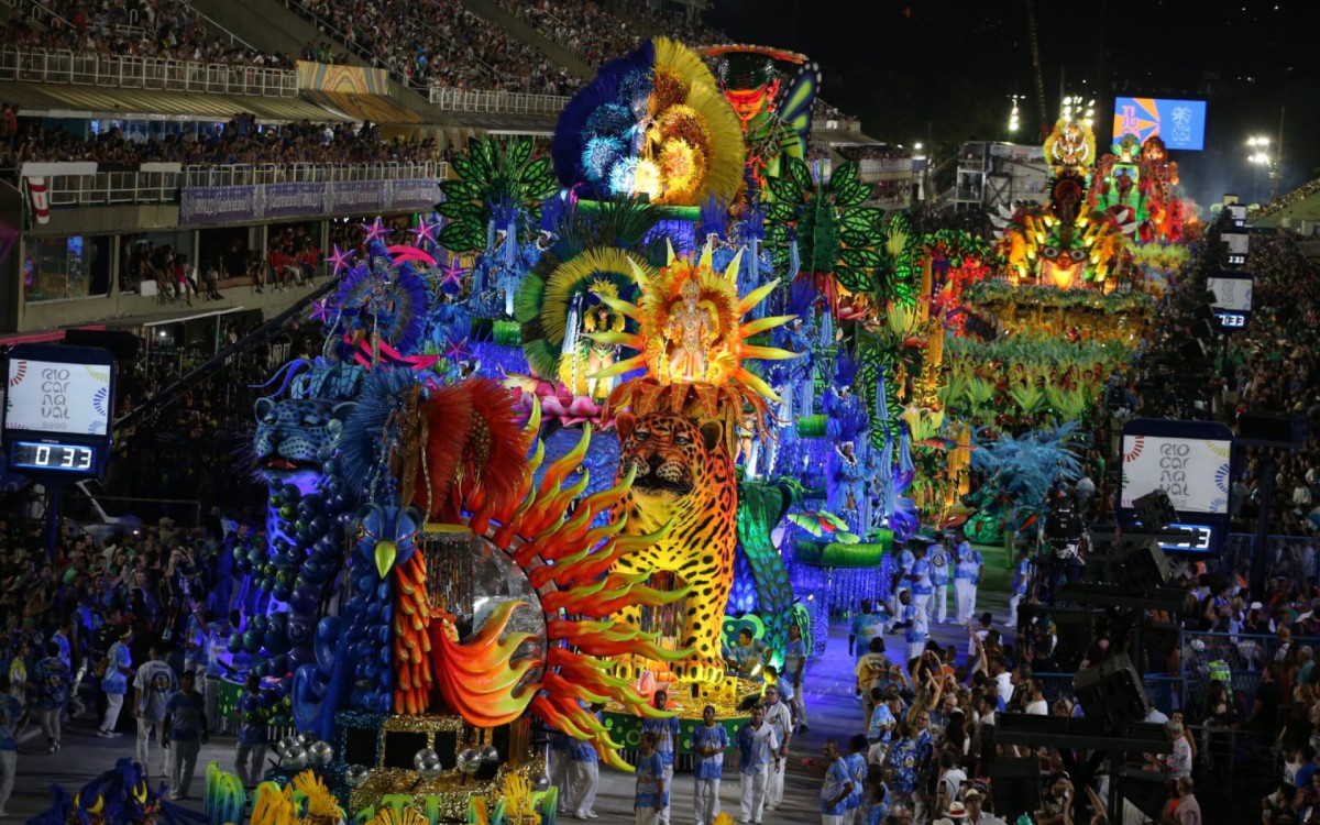 Tijuca foi a quarta escola a desfilar neste s&aacute;bado na Sapuca&iacute;
