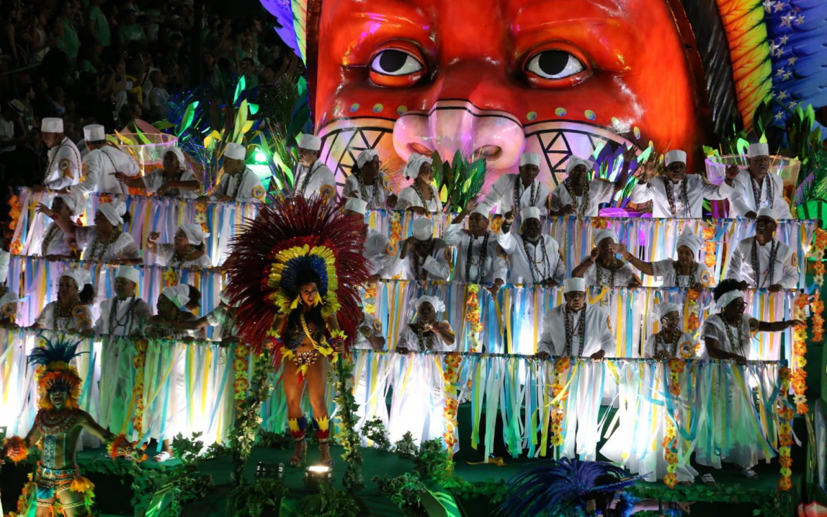 Tijuca foi a quarta escola a desfilar neste s&aacute;bado na Sapuca&iacute;