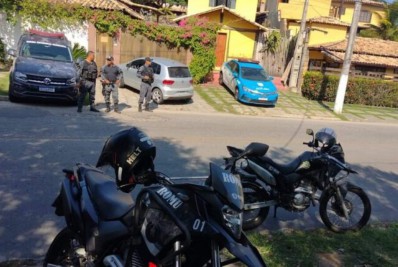 Mulher é morta a facadas em Búzios e crime de feminicídio choca população