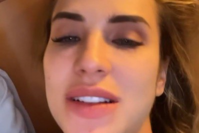 Após desfile na Sapucaí, Gabi Martins exibe hematoma na testa 