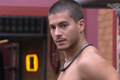 Paulo André afirma que Maíra Cardi deixará Arthur Aguiar comer pão e brother reage: 'Impossível'