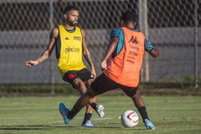 Jogador do Vasco volta a ter incômodo na coxa e terá que treinar separado