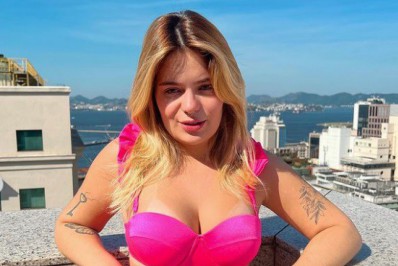 De biquíni, Viih Tube exibe as curvas e arranca suspiros dos internautas