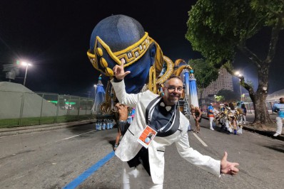 Fim do mistério! Enredo da Vila Isabel, Martinho vai desfilar na comissão de frente e no último carro