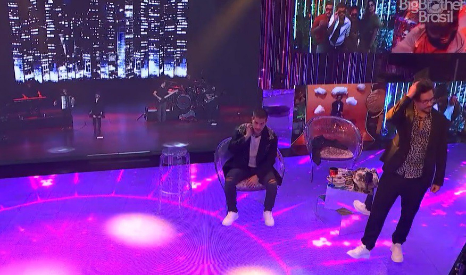 Arthur Aguiar e Paulo André se desentendem em festa - reprodução da TV Globo