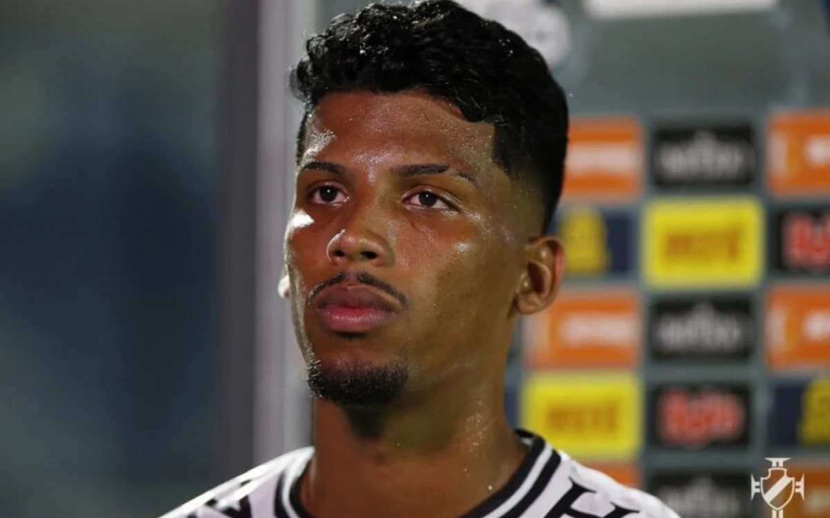 Vasco renova com meia Laranjeira até o fim de 2023