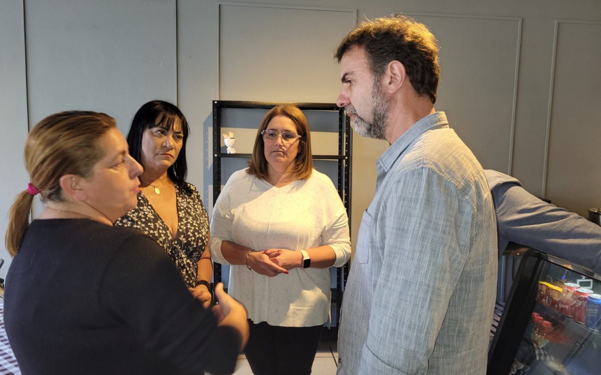 Deputado Federal Marcelo Freixo com representantes do Sindicato dos Funcion&aacute;rios P&uacute;blicos de Teres&oacute;polis 