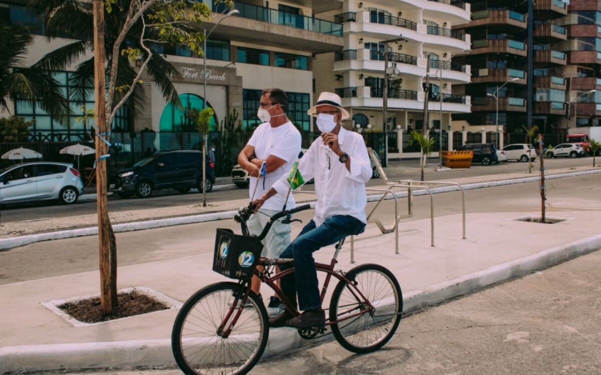Z&Atilde;&copy; est&Atilde;&iexcl; doido para pegar sua bike e sair pela cidade, mas o m&Atilde;&copy;dico dele disse que pode fazer, somente, uma caminhada leve 
