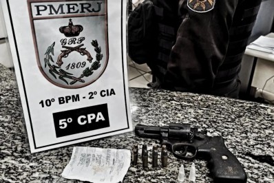 PM prende casal com drogas e arma de fogo no centro de Miguel Pereira