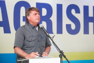 Bolsonaro ataca novamente o STF e afirma que Daniel Silveira está protegido por lei