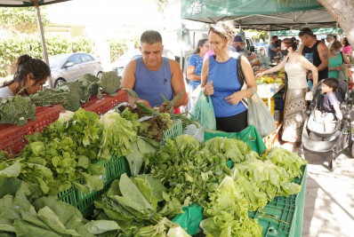 Feira da Roça é alternativa para quem quer produtos frescos direto do produtor