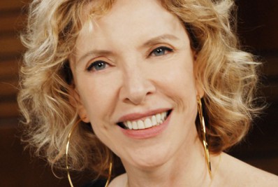 Marília Gabriela surge em rara aparição com filhos, nora atriz e neta