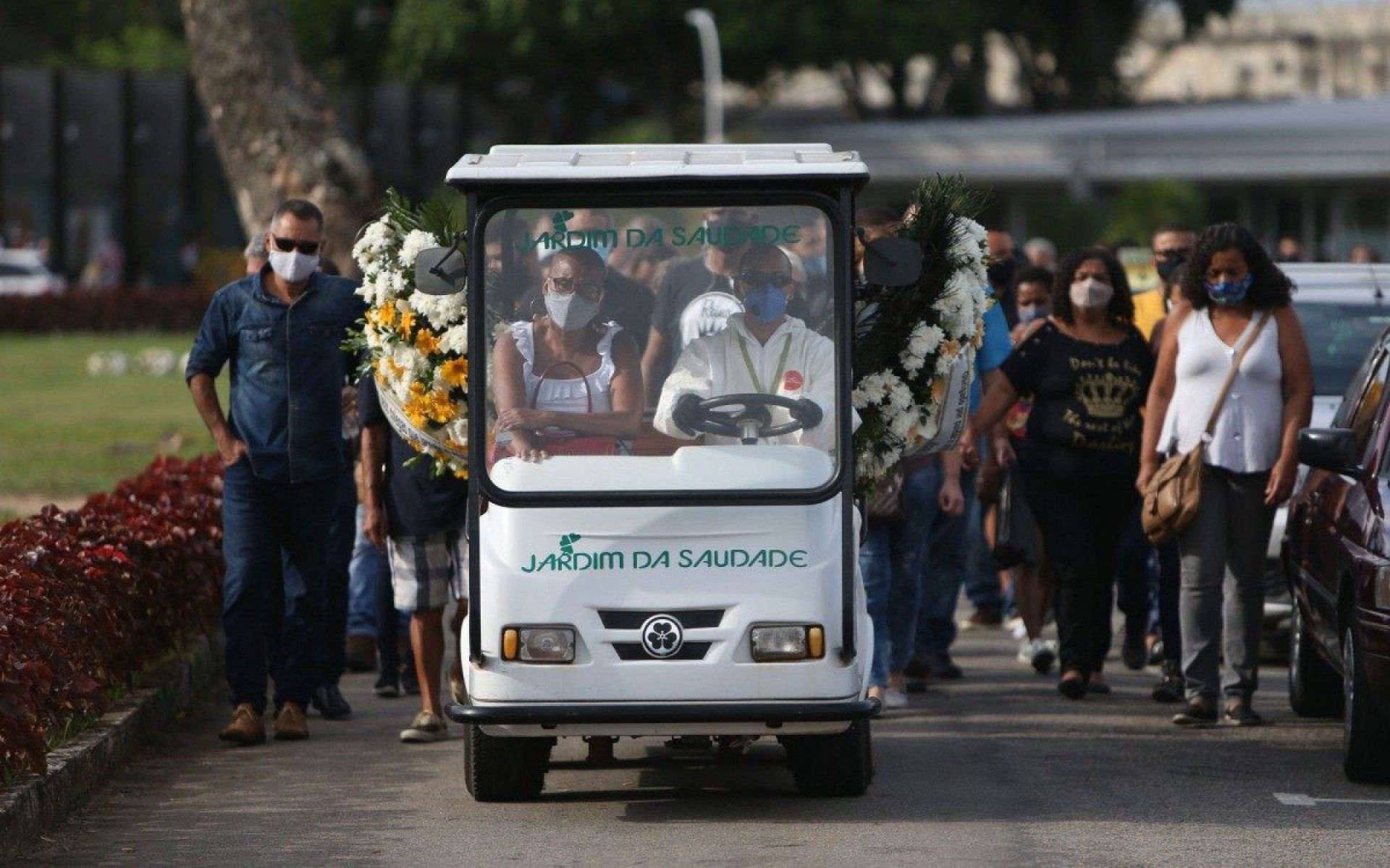 O porteiro foi enterrado no Cemitério Jardim da Saudade, em Sulacap - Agência O Dia