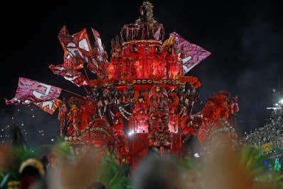 Campeã! Famosos celebram título inédito da Grande Rio