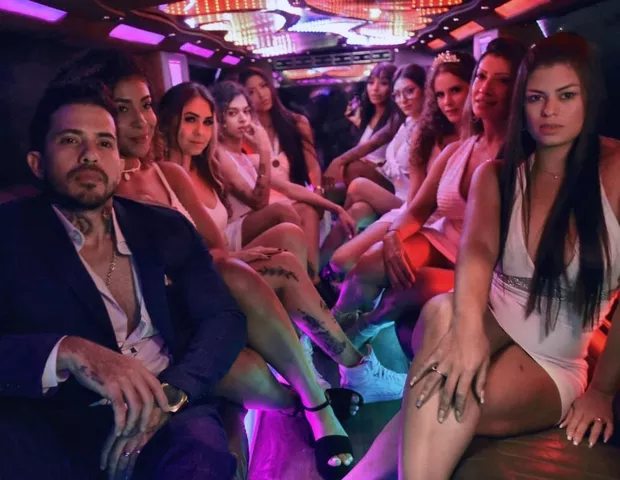 Modelo casado com nove mulheres diz que deseja ter filho com cada uma delas - Reprodução