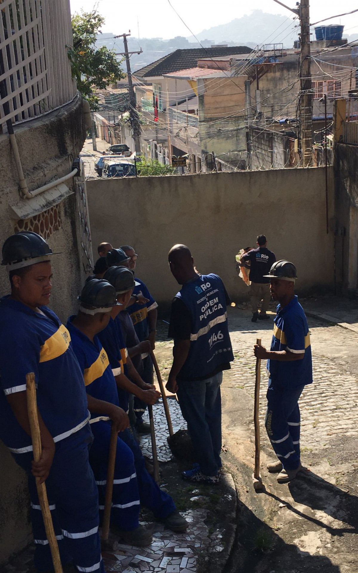 Muro com cerca de 3 metros foi demolido em Tom&aacute;s Coelho