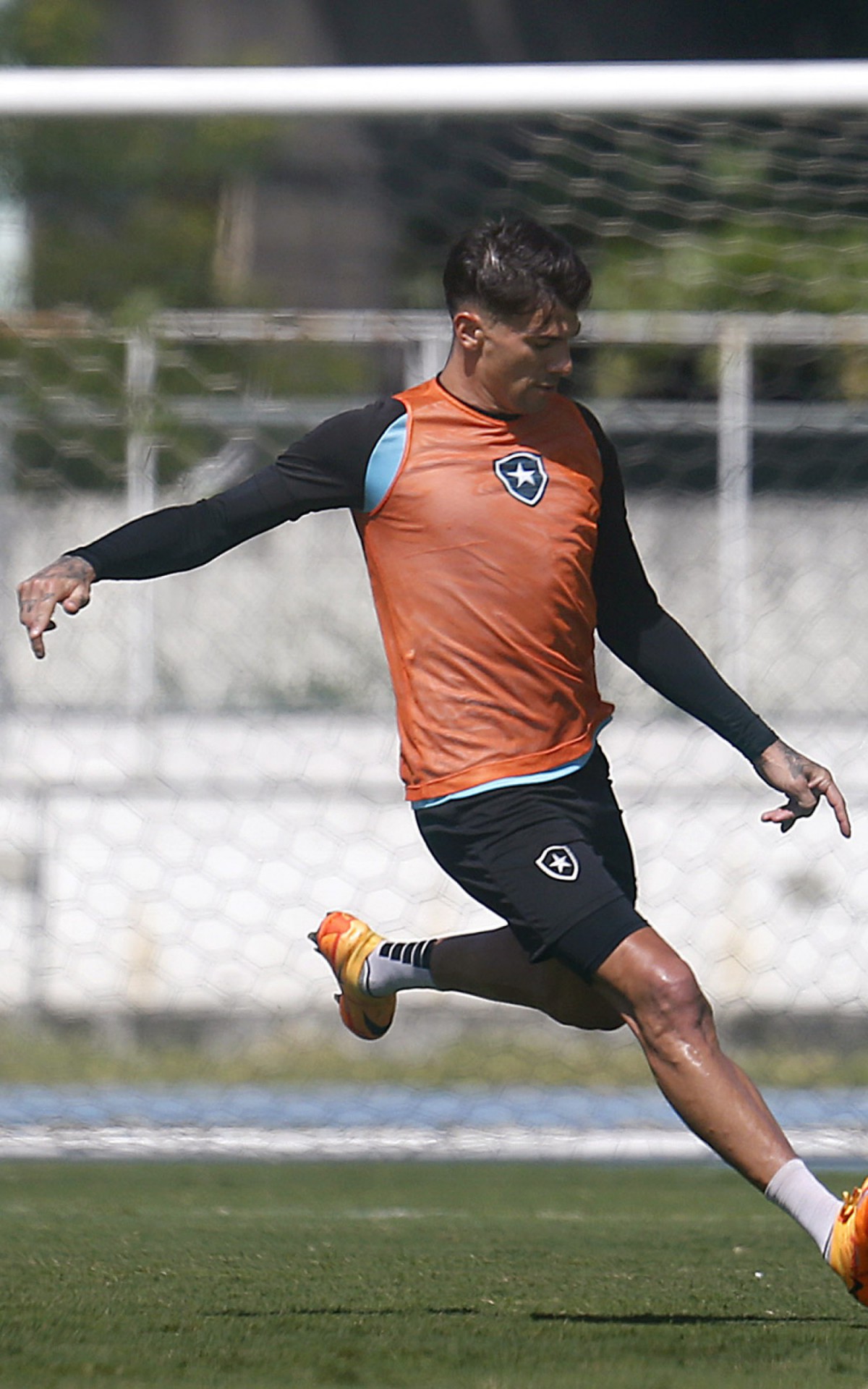 Cuesta.Treino do Botafogo no Estadio Nilton Santos. 27 de Abril de 2022, Rio de Janeiro, RJ, Brasil. Foto: Vitor Silva/Botafogo. 
Imagem protegida pela Lei do Direito Autoral Nº 9.610, DE 19 DE FEVEREIRO DE 1998. Sendo proibido qualquer uso comercial, remunerado e manipulacao/alteracao da obra.
 - Vitor Silva/ Botafogo