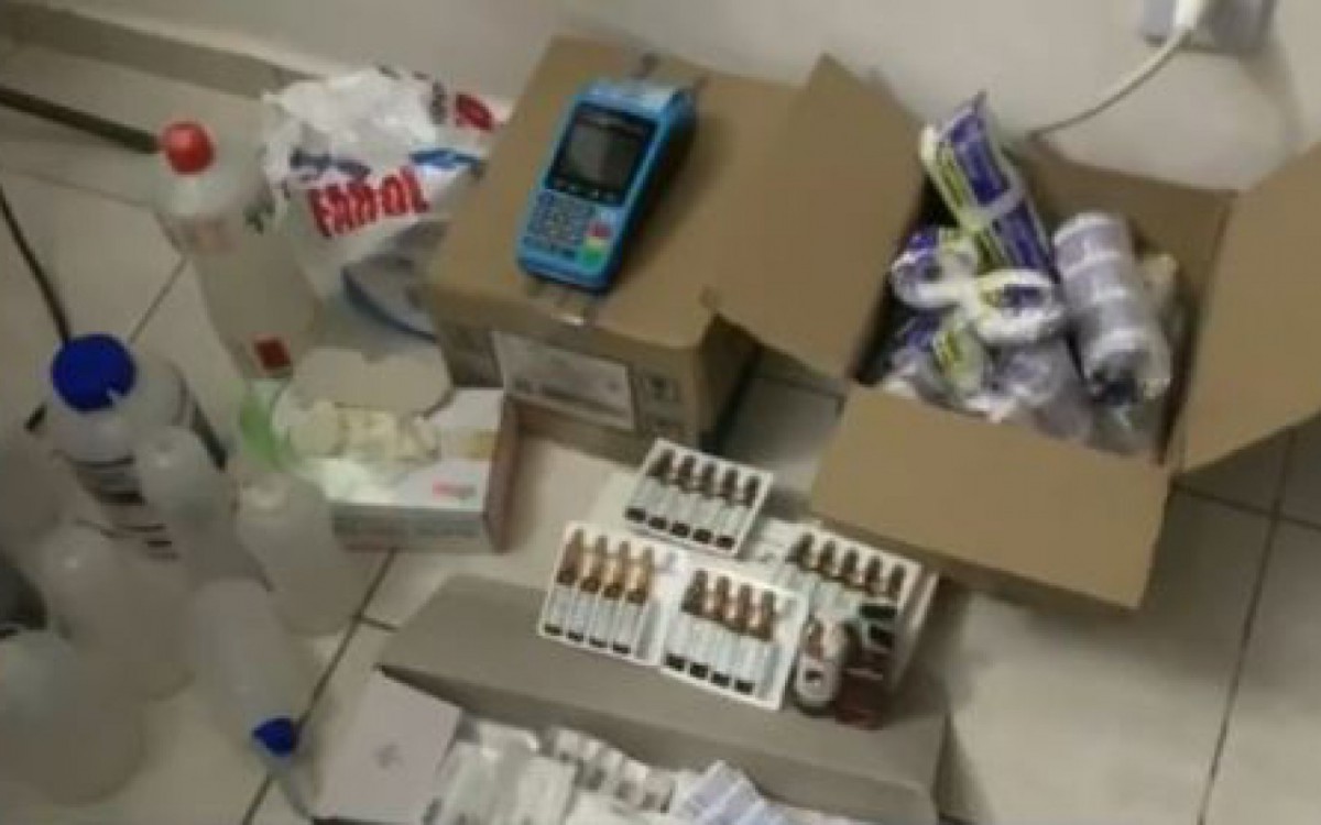 Acusada aplicou cerca de 500ml da subst&acirc;ncia qu&iacute;mica metacril em cada n&aacute;dega da v&iacute;tima