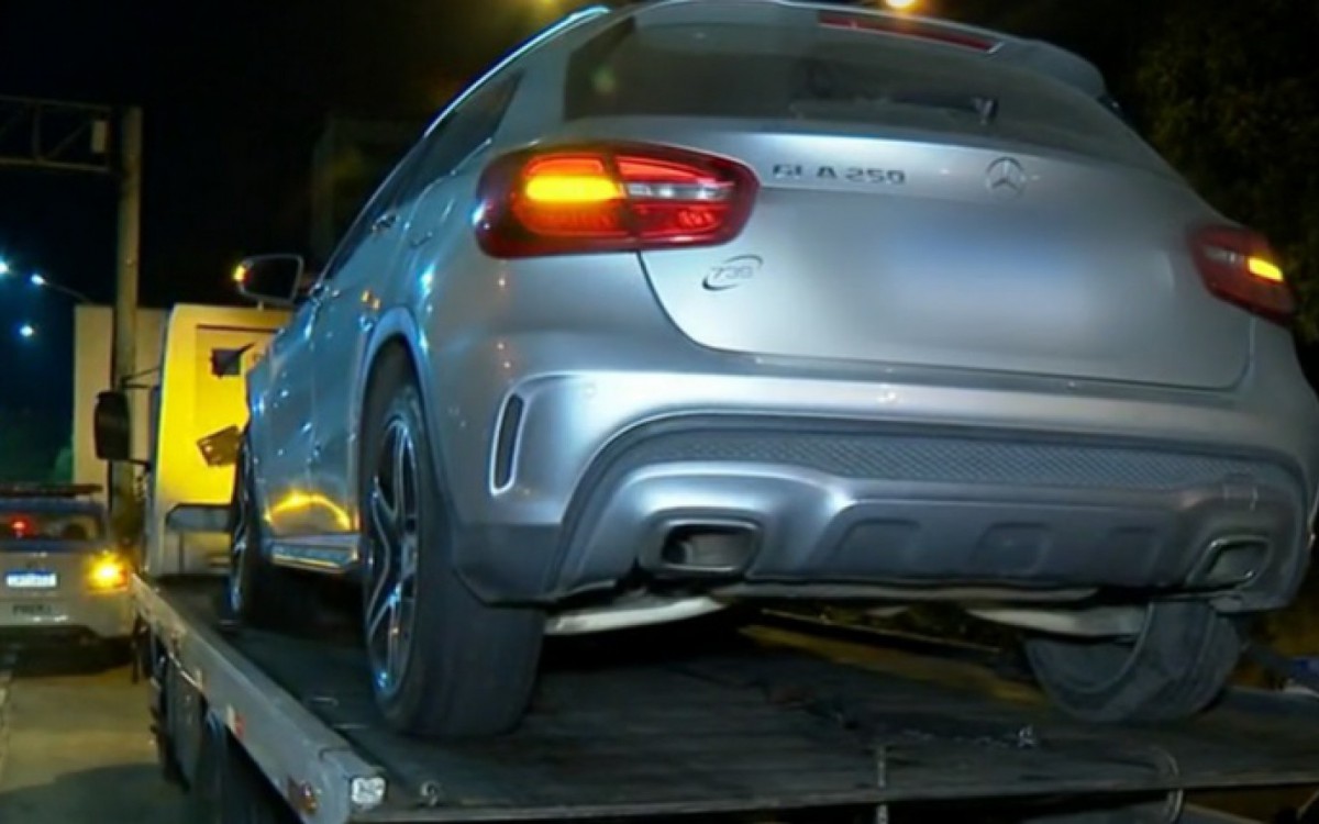 PM recuperaram dois carros roubados