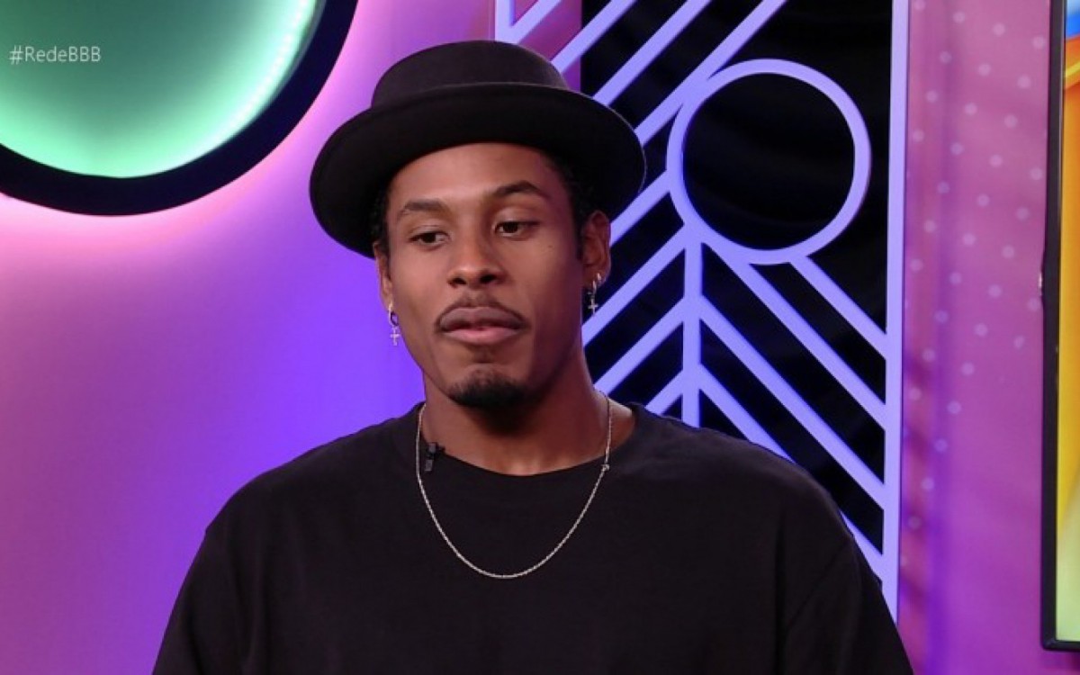 Paulo Andr&eacute; se emociona ao ver o filho ap&oacute;s sair do reality