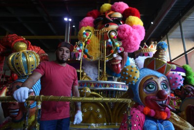 Artista responsável por quarto carro da Grande Rio fala sobre superação na conquista do título do carnaval