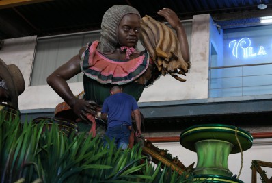 Escolas se preparam para voltar à Marquês de Sapucaí neste sábado para desfile das Campeãs