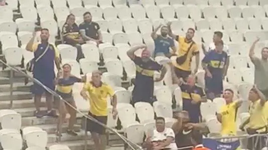 Após pagar fiança, torcedor do Boca Juniors debocha do crime e repete atitude racista