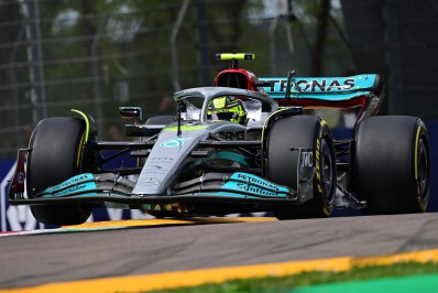 Pressionada, Mercedes promete evolução no carro em Miami