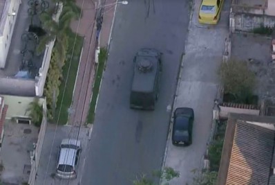 Polícia Militar realiza operação no Morro do Dezoito, na Zona Norte do Rio