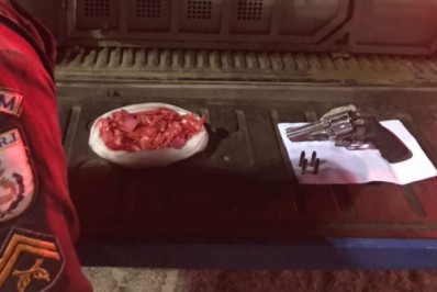 Integrante de facção rival invade comunidade em Cabo Frio e acaba preso com arma e drogas