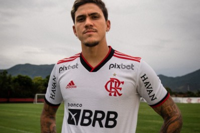 Flamengo lança seu novo uniforme secundário para a temporada 2022. Veja detalhes!