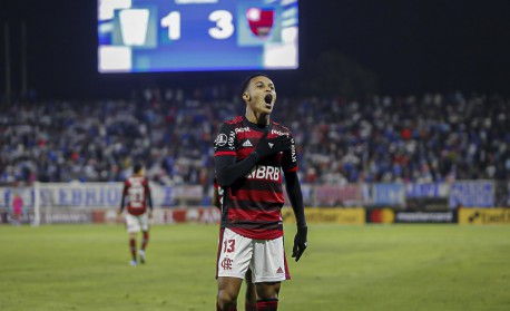 Clube de Ronaldo Fenômeno entra no páreo por ReinierJogada 10