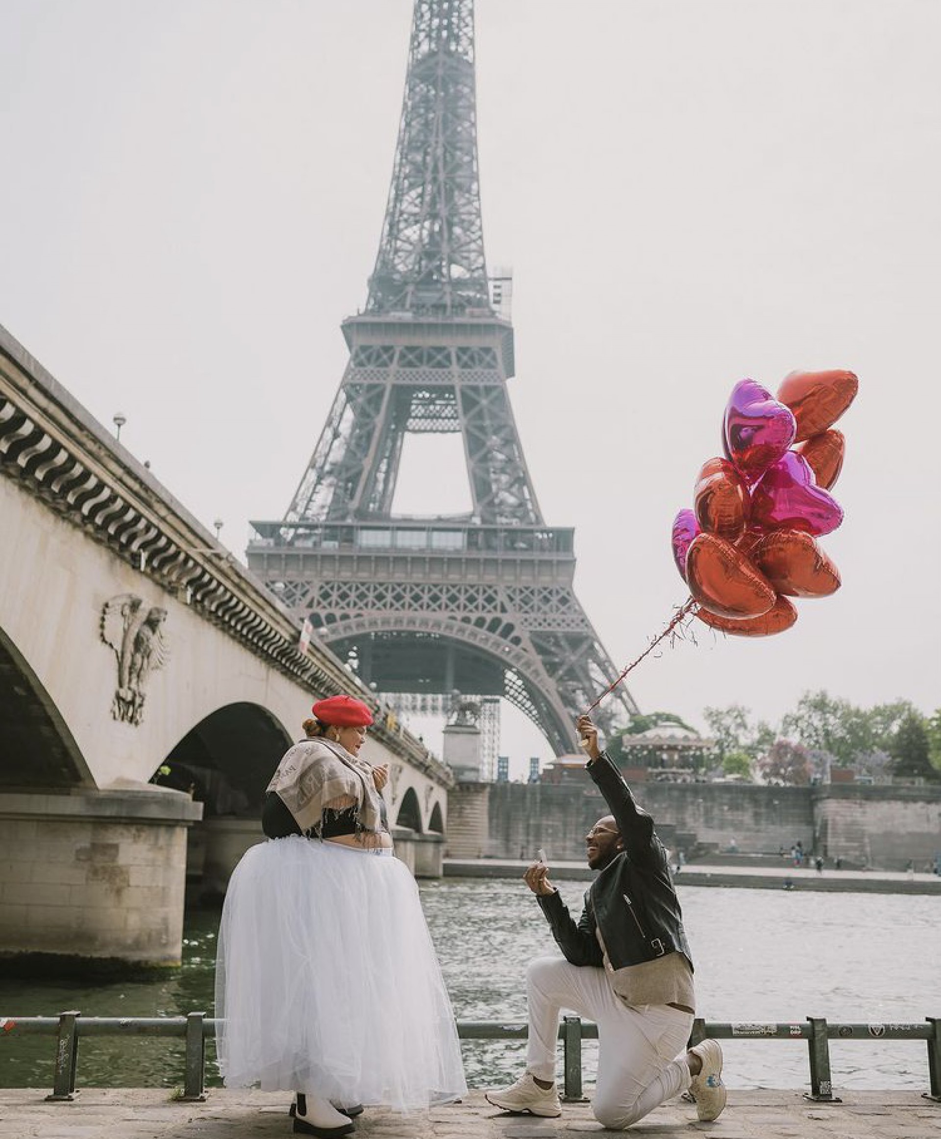 Thais Carla fica noiva em Paris - Reprodução / Instagram