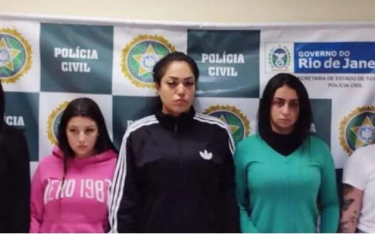 Na foto, respectivamente, Mariana, Gabriela, Anna Carolina, Rayane e Yasmin