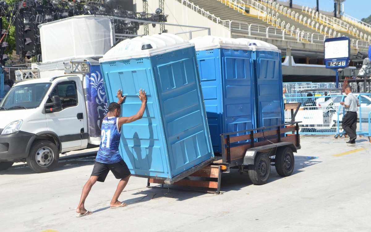 Samb&oacute;dromo, &Uacute;ltimos preparativos para os desfiles das campe&atilde;s na Marqu&ecirc;s de Sapuca&iacute;.