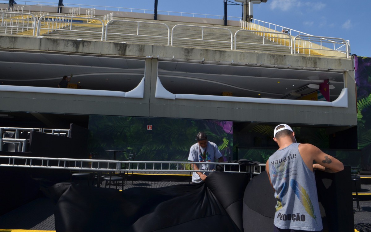 Samb&oacute;dromo, &Uacute;ltimos preparativos para os desfiles das campe&atilde;s na Marqu&ecirc;s de Sapuca&iacute;.