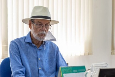 Prefeito José Bonifácio desobriga utilização de máscaras em locais fechados, em Cabo Frio