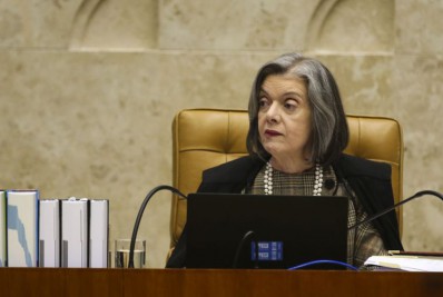 Cármen Lúcia envia à PGR pedido para investigar Bolsonaro no caso do 'escândalo do MEC'