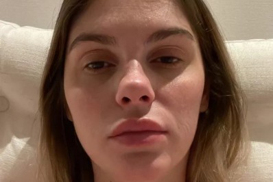 Bárbara Evans aparece exausta e comenta sobre maternidade: 'Vale cada segundinho'