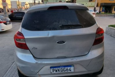 Carro roubado é recuperado em Cabo Frio