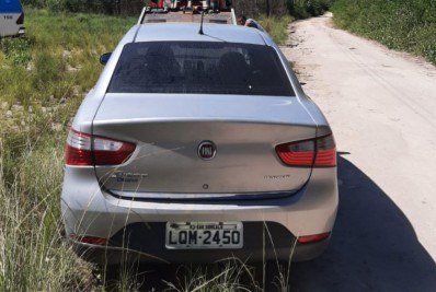 Suspeito de praticar homicídio é preso com carro roubado em Saquarema