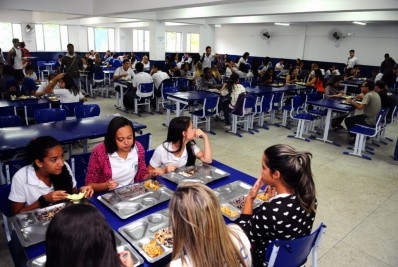 Faetec aguarda decisão do TCE sobre licitação de um novo modelo de distribuição de refeições nas escolas