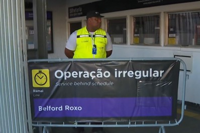 Ramal de Belford Roxo apresenta atrasos devido a problema com trem em Barros Filho
