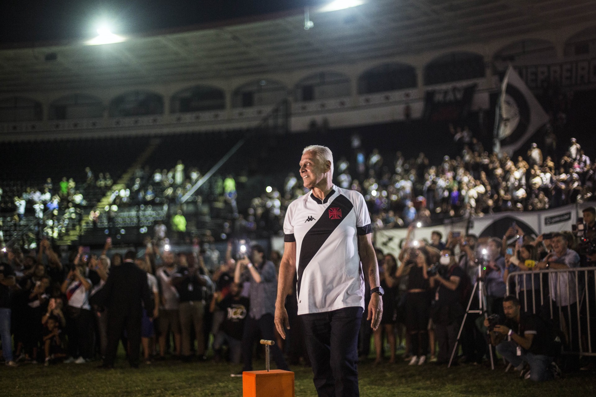 Roberto Dinamite recebeu homenagem em noite histórica em São Januário - Daniel Ramalho / Vasco