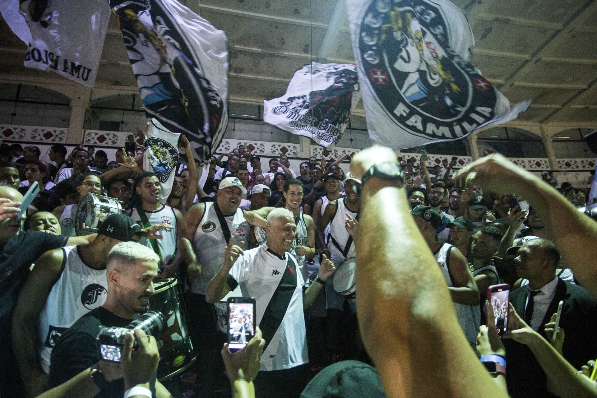 Roberto Dinamite recebeu homenagem em noite histórica em São Januário - Daniel Ramalho / Vasco